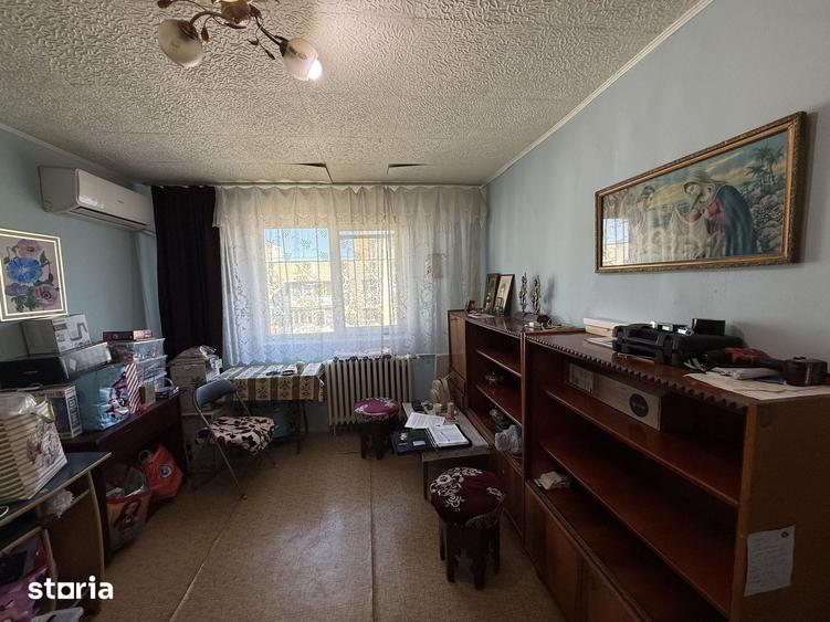 Apartament cu 4 camere în Pantelimon