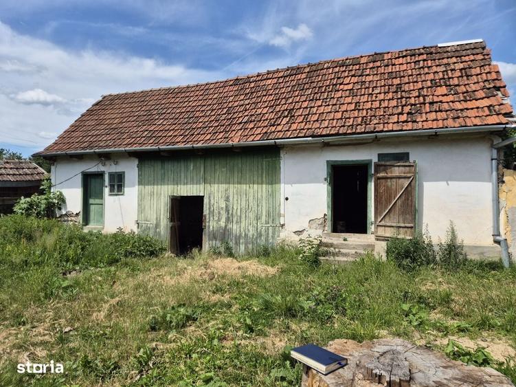 Casă cu 4 camere cu Teren 864 Mp în Bârzava