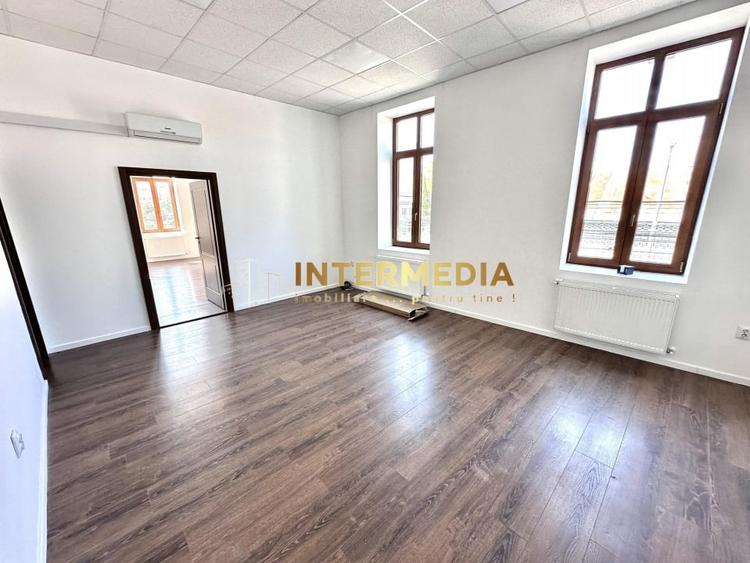 Birou, de 60 mp, în Central