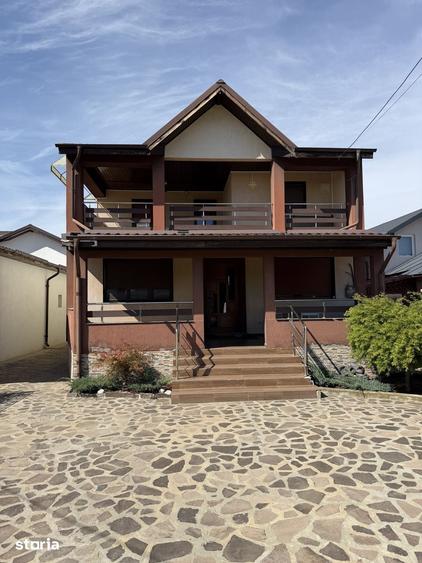 Casă cu 6 camere cu Teren 1300 Mp în Ogrezeni