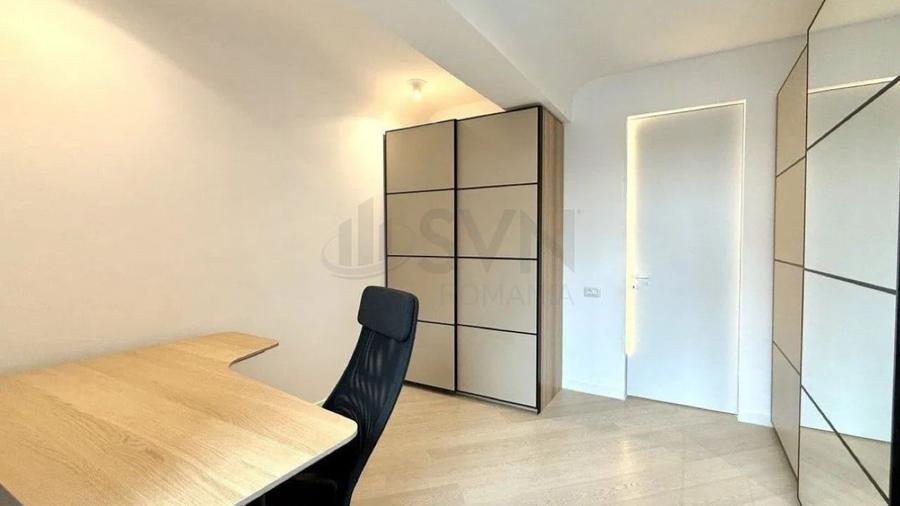 Apartament cu 3 camere semidecomandat, mobilat în Pipera