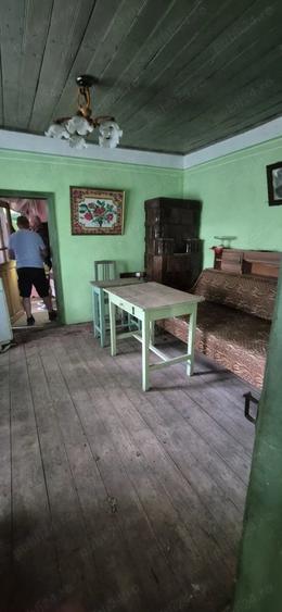 Casă cu 4 camere cu Teren 1048 Mp în Valea Seacă
