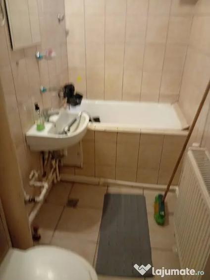 Apartament cu 2 camere semidecomandat în Obor