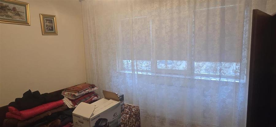 Apartament cu 4 camere decomandat în Apollo