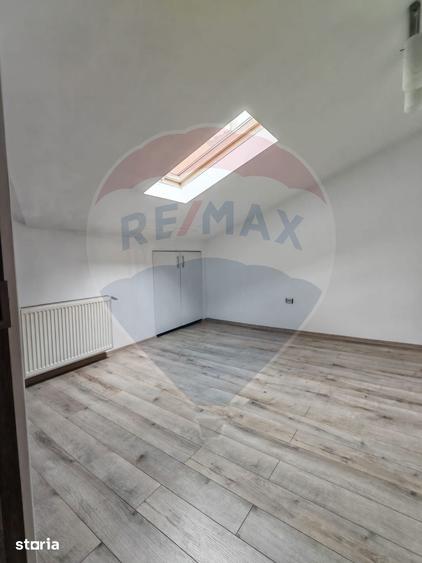 Casă cu 4 camere cu Teren 50 Mp în Bartolomeu
