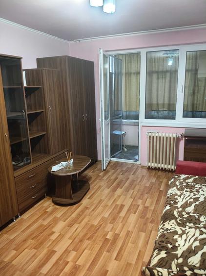 Apartament cu 2 camere semidecomandat în Rogerius