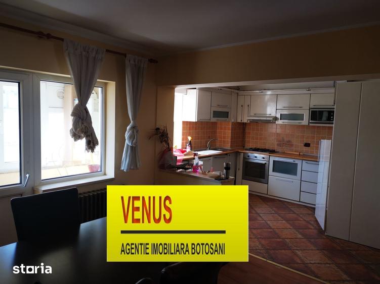Apartament cu 4 camere în Central