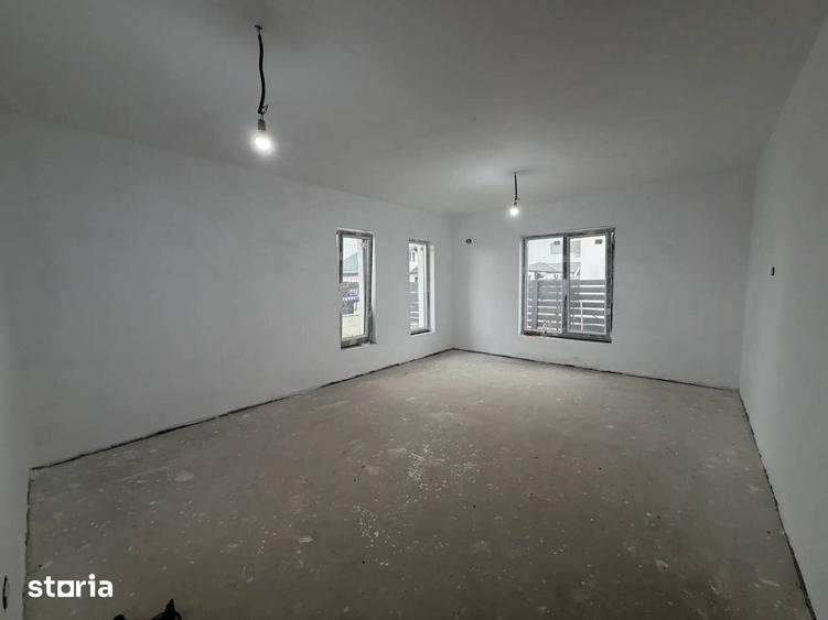 Casă cu 5 camere cu Teren 430 Mp în Central