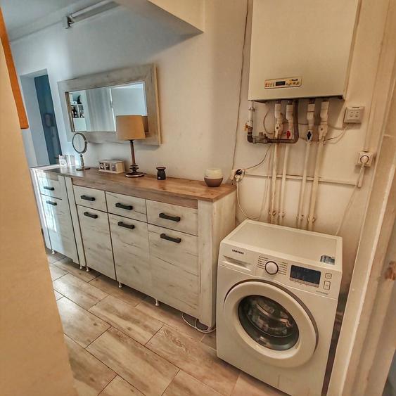 Apartament cu 3 camere semidecomandat în Exterior Vest