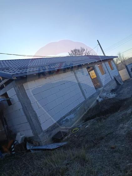 Casa / Vila cu 3 camere de vanzare - 9