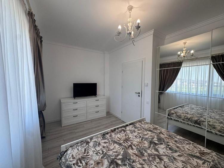 Casă cu 5 camere cu Teren 30 Mp în Pipera