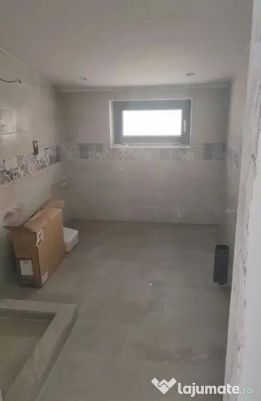 Spațiu comercial, de 386 mp, în Bălteni