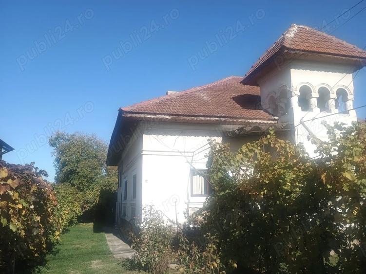 Casă cu 4 camere cu Teren 1000 Mp în Central