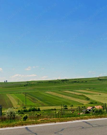 Teren de 5300 mp, în Tureni