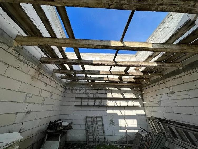 Casă cu 4 camere cu Teren 427 Mp în Central