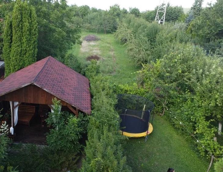 Casă individuală cu 8 camere cu Canalizare în Feleacu