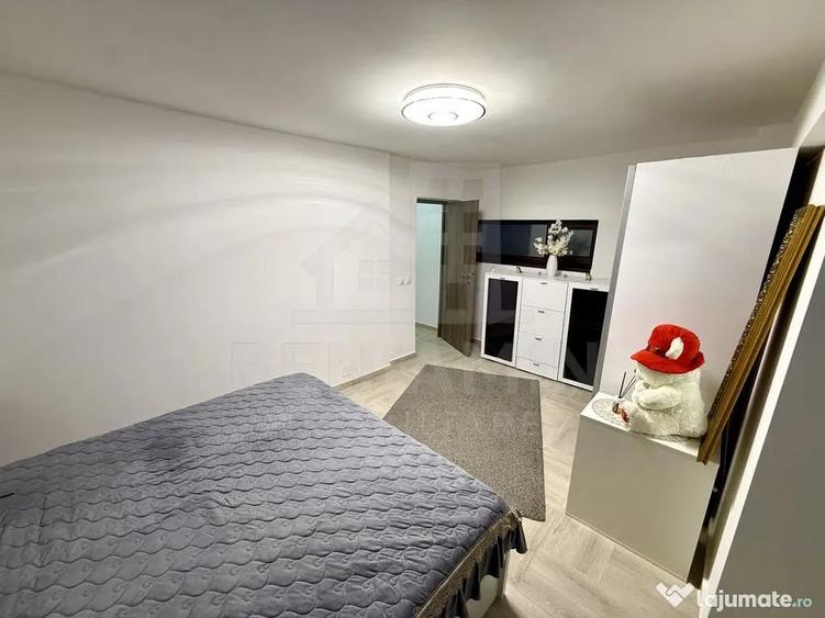 Apartament cu 3 camere semidecomandat în Central