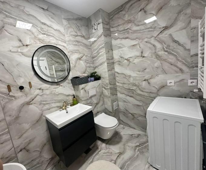 Apartament cu 3 camere decomandat, mobilat în Independenței