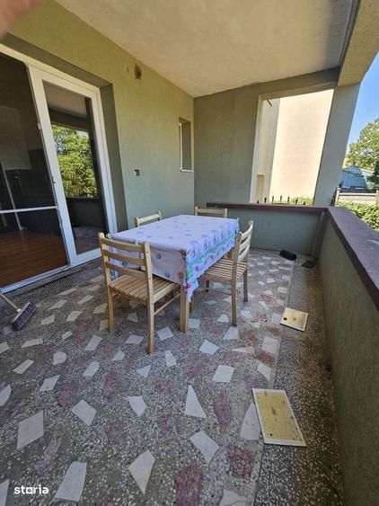 Casă cu 4 camere decomandat în Ghiroda