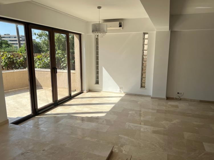 Casă individuală cu 5 camere cu Teren 270 Mp în Pipera