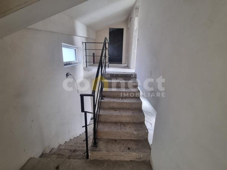 Duplex cu 5 camere cu Canalizare în Iris