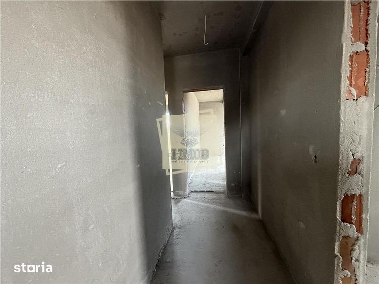 Casă cu 5 camere cu Teren 478 Mp în Cristian