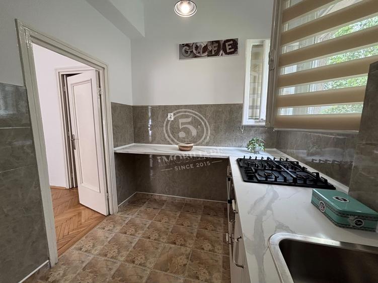 Apartament cu 2 camere semidecomandat, mobilat în Primăverii