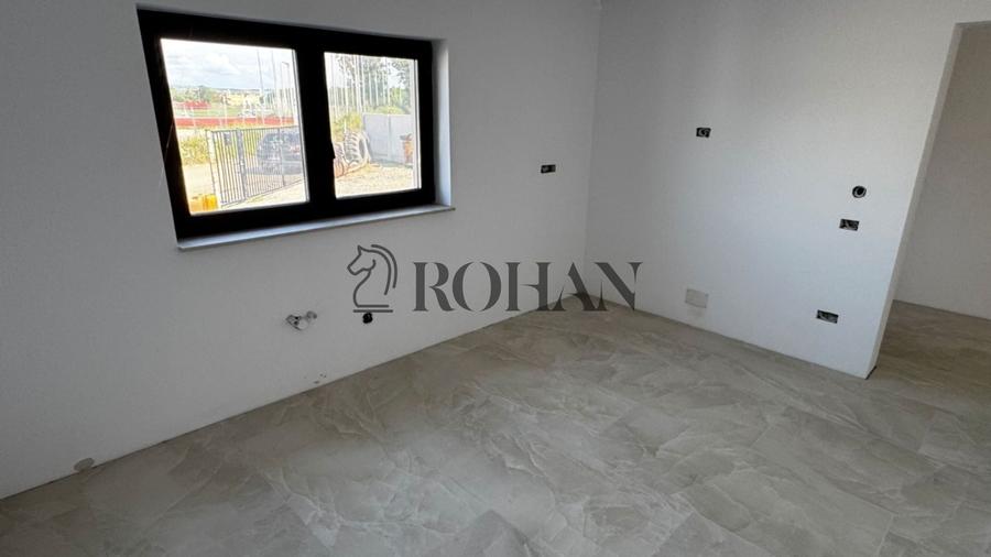 Casă individuală cu 3 camere cu Canalizare în Micești