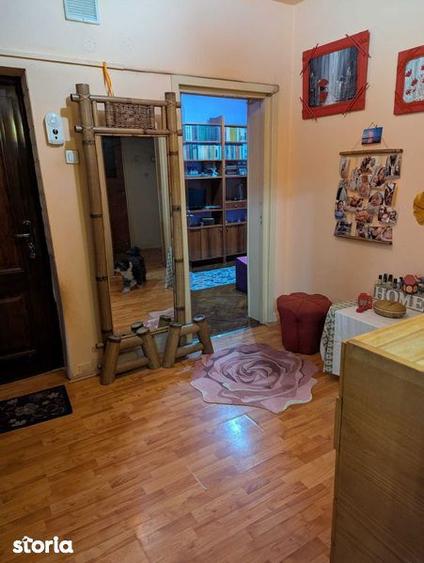 Apartament cu 4 camere decomandat în Progresul