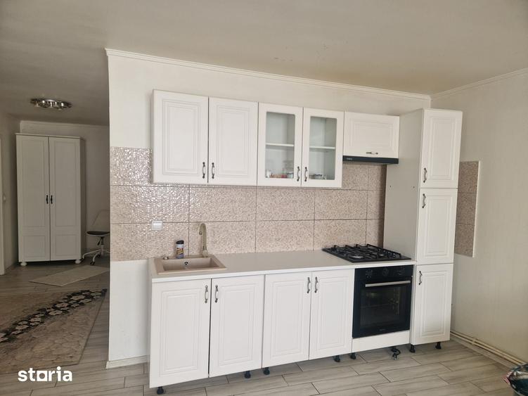 Casă cu 4 camere cu Teren 870 Mp în Mărăcineni