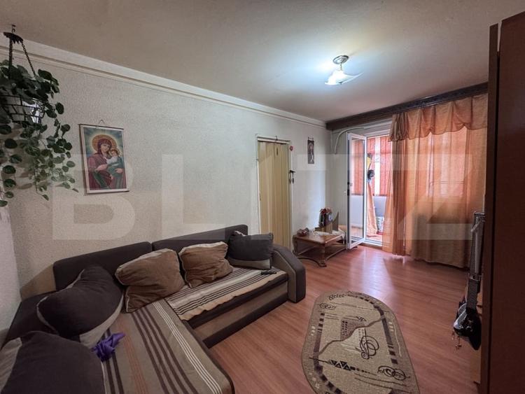 Apartament cu 2 camere semidecomandat, mobilat în Malu Roșu