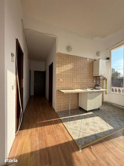 Apartament cu 3 camere decomandat în Ronaț