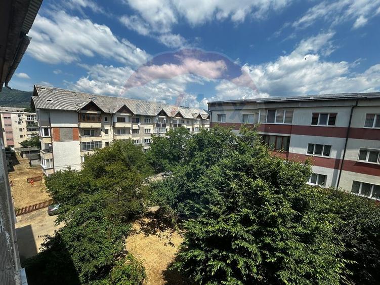 Apartament cu 3 camere decomandat în Bogdan Vodă