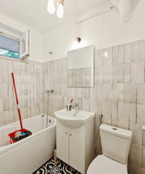 Apartament cu 2 camere semidecomandat în Ultracentral