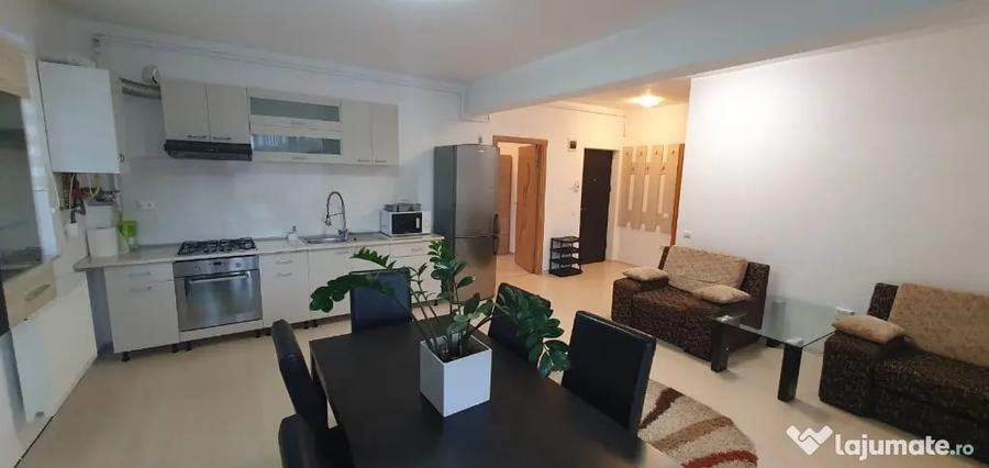 Apartament cu 3 camere decomandat în Vest