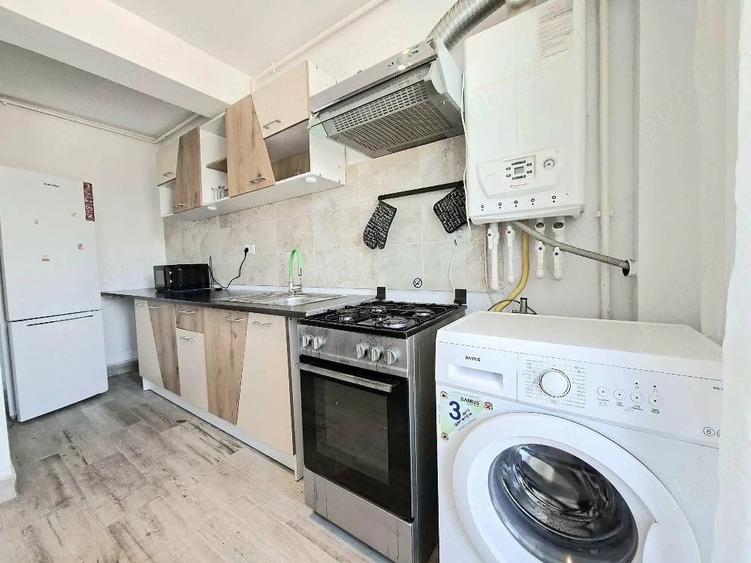 Apartament cu 2 camere semidecomandat în Apărătorii Patriei