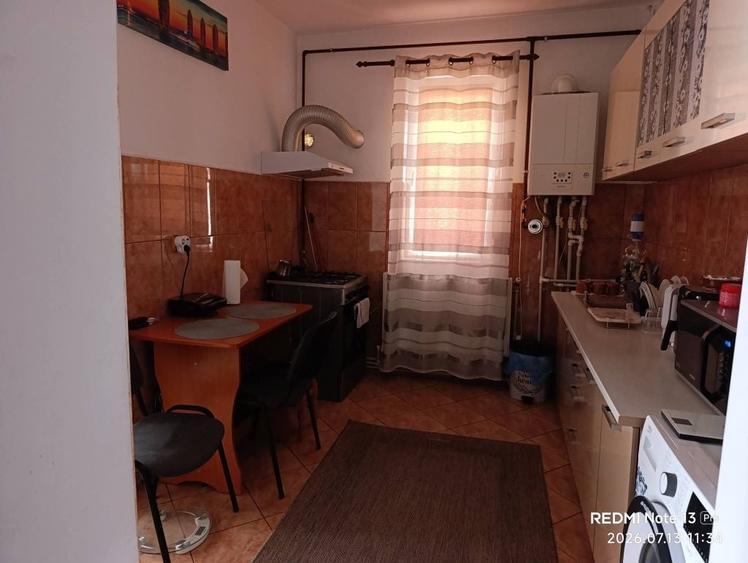 Apartament cu 2 camere semidecomandat în Fetești
