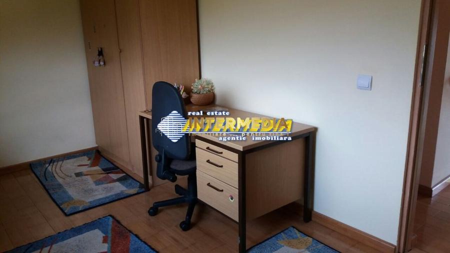 Duplex cu 3 camere cu Canalizare în Central