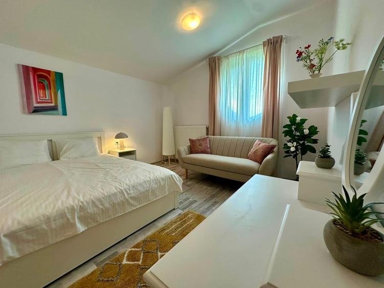 Duplex cu 6 camere cu Piscina în Otopeni