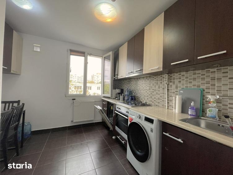 Apartament cu 3 camere decomandat în Berceni