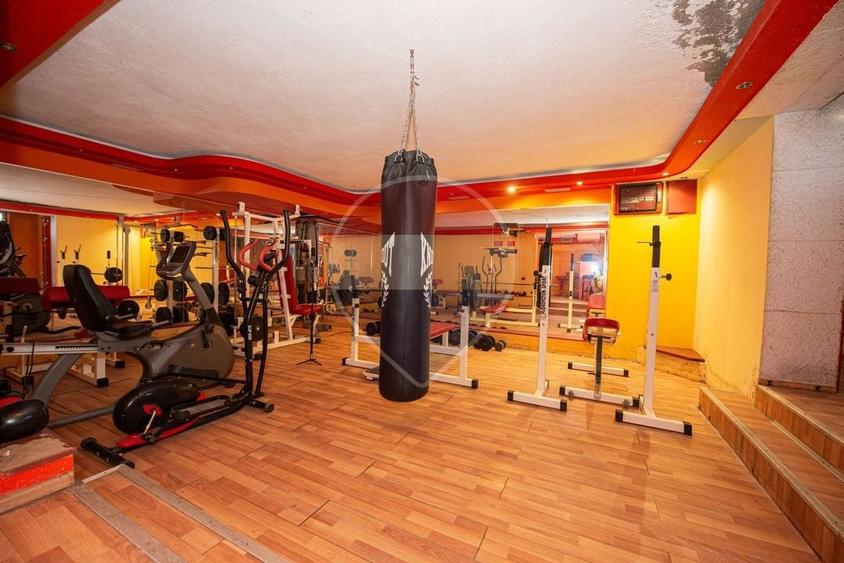 Casă individuală cu 9 camere cu Teren 1200 Mp în Cornetu