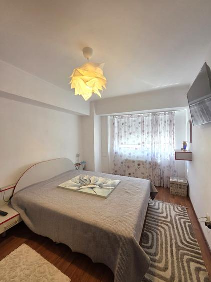 Apartament cu 3 camere decomandat în Titulescu