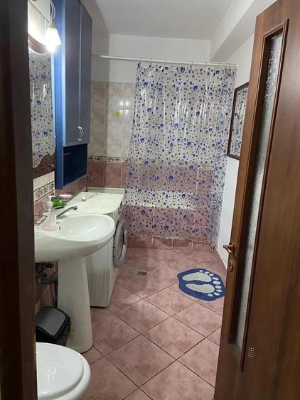 Apartament cu 2 camere decomandat în Ostroveni
