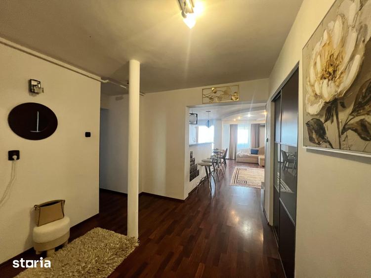 Apartament cu 3 camere decomandat în Delfinariu