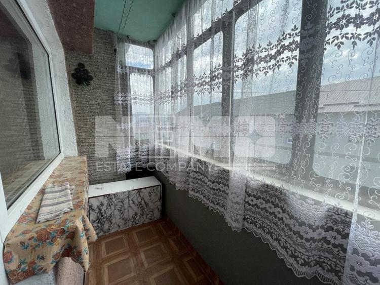 Apartament cu 3 camere semidecomandat în Exterior Sud