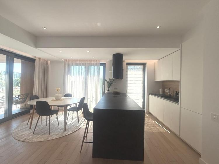 Apartament cu 3 camere decomandat, mobilat în Floreasca