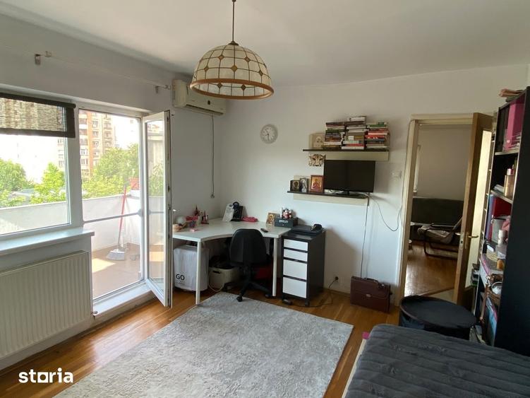 Apartament cu 2 camere decomandat în Văcăresti