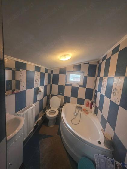 Casă cu 2 camere cu Teren 1000 Mp în Central