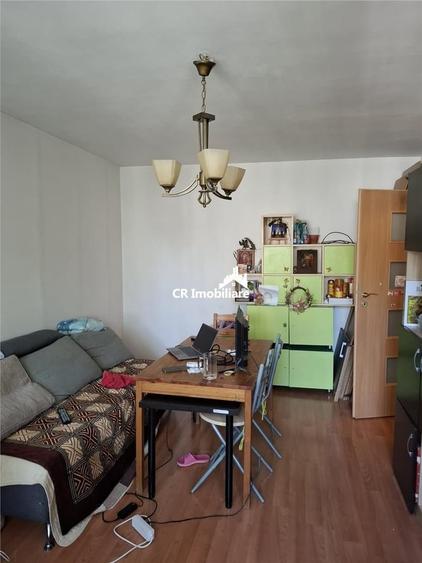 Apartament cu 3 camere decomandat în Dristor