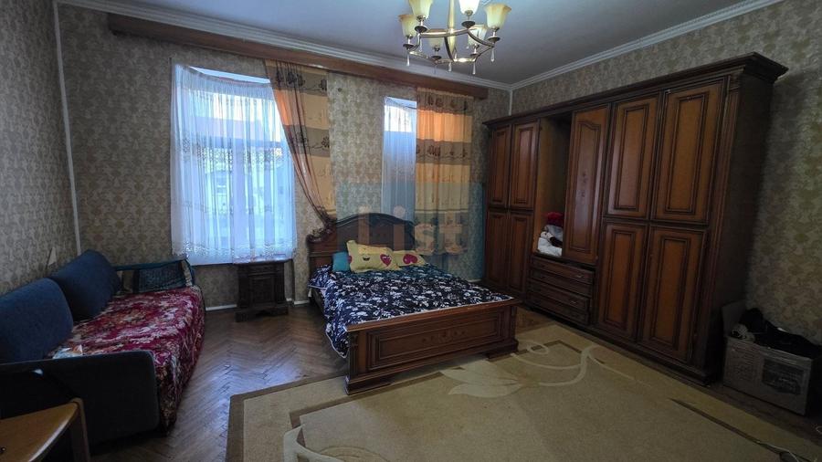 Casă cu 4 camere cu Teren 231 Mp în Central